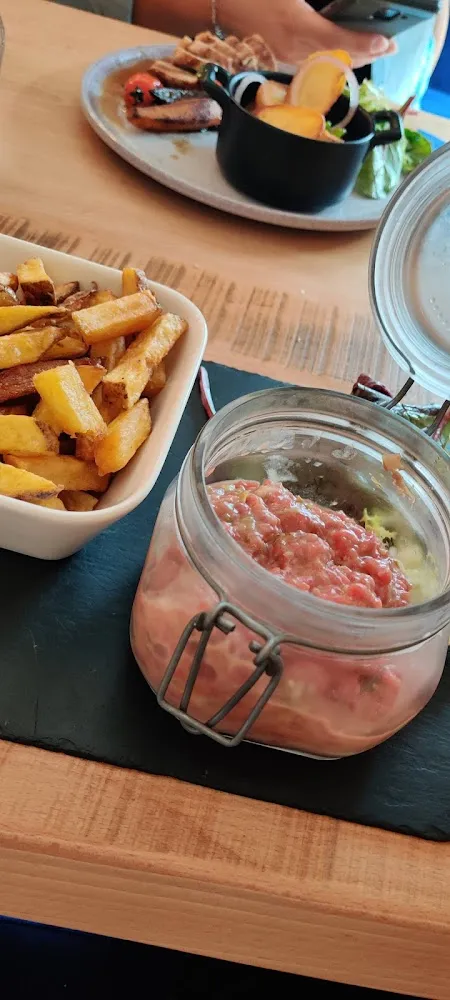 Tartare de Bœuf Et Frites Maison